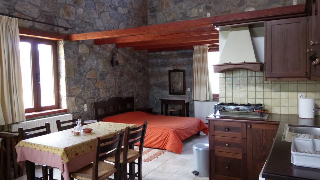 Arodamos Guesthouse Krousonas  Eksteriør billede